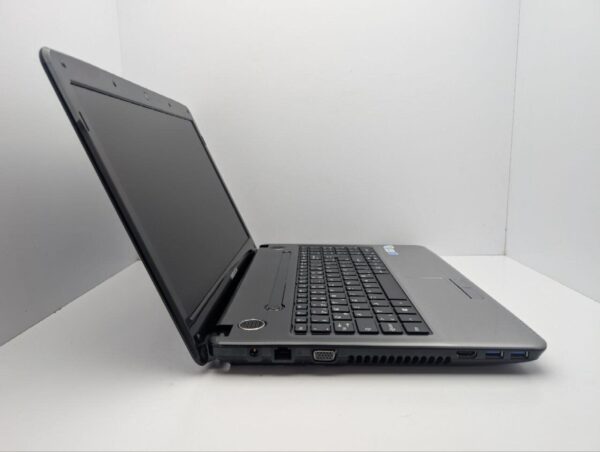 Ноутбук Medion Akoya E6234 / 15.6" (1366x768) TN / Intel Pentium 2020M (2 ядра по 2.4 GHz) / 6 GB DDR3 / 500 GB HDD / Intel HD Graphics / WebCam / DVD-ROM - Зображення 4