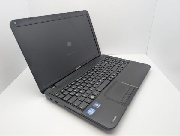 Ноутбук Toshiba Satellite C855 / 15.6" (1366x768) TN / Intel Core i3-2350M (2 (4) ядра по 2.3 GHz) / 6 GB DDR3 / 500 GB HDD / Intel HD Graphics 3000 / WebCam - Зображення 6