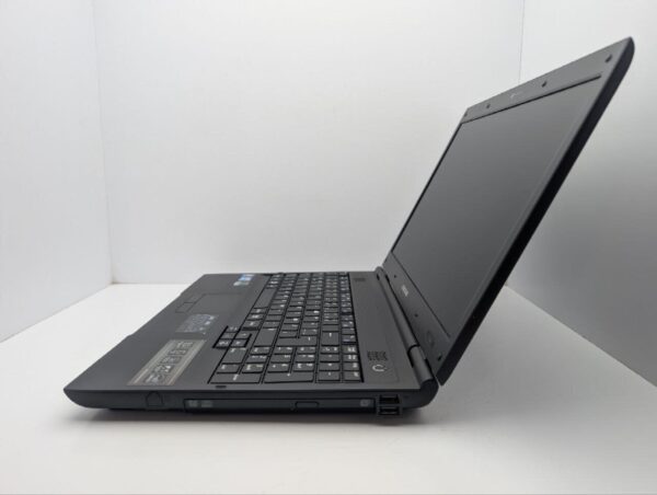 Ноутбук Samsung P580 / 15.6" (1366x768) TN / Intel Core i3-380M (2 (4) ядра по 2.5 GHz) / 6 GB DDR3 / 320 GB HDD / nVidia GeForce GT 330M, 1 GB GDDR3, 128-bit / WebCam / DVD-ROM - Зображення 5