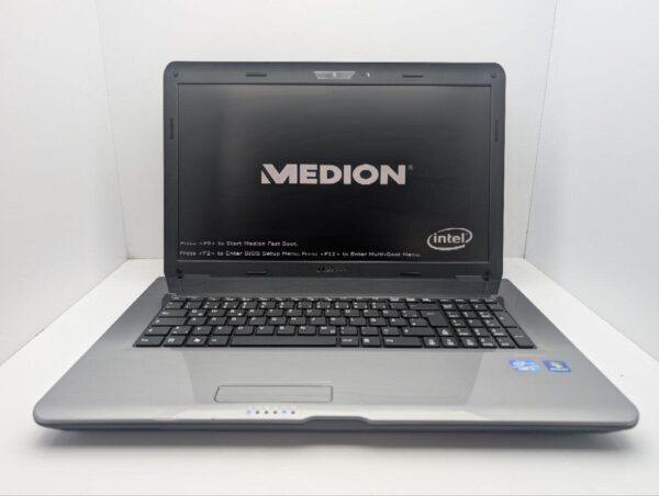 Ноутбук Medion Akoya P7624 / 17.3" (1600x900) TN / Intel Core i3-2350M (2 (4) ядра по 2.3 GHz) / 6 GB DDR3 / 1000 GB HDD / nVidia GeForce GT 630M, 1 GB GDDR5, 128-bit / WebCam / DVD-ROM - Зображення 3