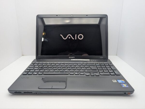 Ноутбук Sony VPC-EB4L1E / 15.6" (1366x768) TN / Intel Core i3-380M (2 ядра по 2.5 GHz) / 6 GB DDR3 / 750 GB HDD / Intel HD Graphics / WebCam / DVD-ROM - Зображення 3
