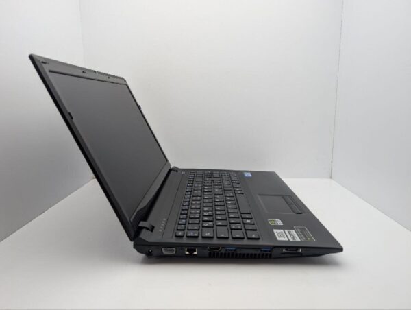 Ноутбук Terra Mobile 1547 / 15.6" (1366x768) TN / Intel Core i3-2350M (2 (4) ядра по 2.3 GHz) / 6 GB DDR3 / 250 GB HDD / nVidia GeForce GT 520M, 1 GB GDDR3, 64-bit / WebCam / DVD-ROM - Зображення 4