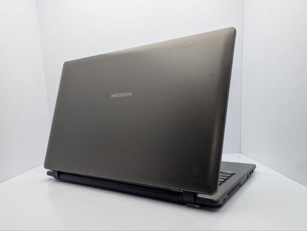 Ноутбук Medion E6239E / 15.6" (1366x768) TN Touch / Intel Pentium N3530 (4 ядра по 2.16 - 2.58 GHz) / 8 GB DDR3 / 120 GB SSD / Intel HD Graphics / WebCam / DVD-ROM - Зображення 8