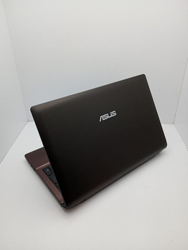 Ноутбук Asus X53S / 15.6'' (1366x768) TN / Intel Core i3-2330M (2 (4) ядра по 2.2 GHz) / 6 GB DDR3 / 320 GB HDD / nVidia GeForce GT 540M, 1 GB GDDR3, 128-bit / WebCam / DVD-ROM - Зображення 8