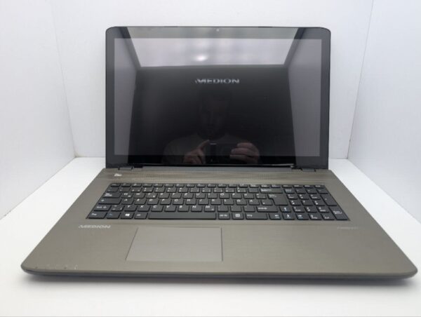 Ноутбук Medion Akoya E7416T / 17.3" (1600x900) TN Touch / Intel Pentium 3805U (2 ядра по 1.9 GHz) / 6 GB DDR3 / 120 GB SSD / Intel HD Graphics / WebCam / DVD-ROM - Зображення 3