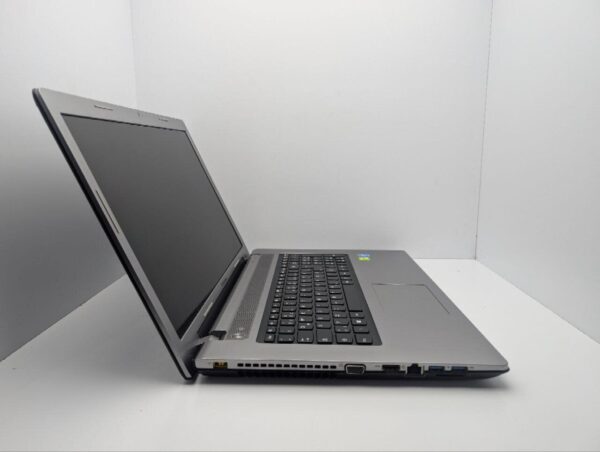 Ноутбук Б-клас Lenovo IdeaPad Z710 / 17.3" (1600x900) TN / Intel Core i5-4200M (2 (4) ядра по 2.5 - 3.1 GHz) / 8 GB DDR3 / 1000 GB HDD / nVidia GeForce GT 740M, 2 GB GDDR3, 64-bit / WebCam / DVD-ROM - Зображення 5