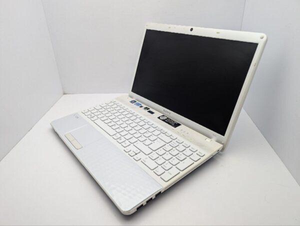Ноутбук Sony VPC-EH / 15.6" (1366x768) TN / Intel Core i3-2350M (2 (4) ядра по 2.3 GHz) / 6 GB DDR3 / 640 GB HDD / nVidia GeForce 410M, 1 GB GDDR3, 64-bit / WebCam - Зображення 7