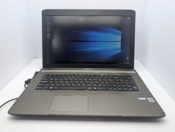 Ноутбук Medion Akoya E7225 / 17.3" (1600x900) TN / Intel Celeron N2840 (2 ядра по 2.16 - 2.58 GHz) / 8 GB DDR3 / 120 GB SSD / Intel HD Graphics / WebCam / DVD-ROM / АКБ не тримає - Зображення 2