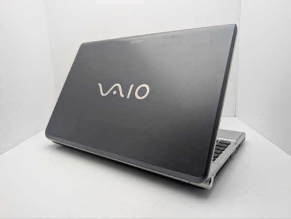Ноутбук Sony VPCF1 / 16.4" (1920x1080) TN / Intel Core i5-560M (2 (4) ядра по 2.6 - 3.2 GHz) / 8 GB DDR3 / 500 GB HDD / nVidia GeForce GT 425M, 1 GB GDDR3, 128-bit / WebCam / DVD-ROM - Зображення 8
