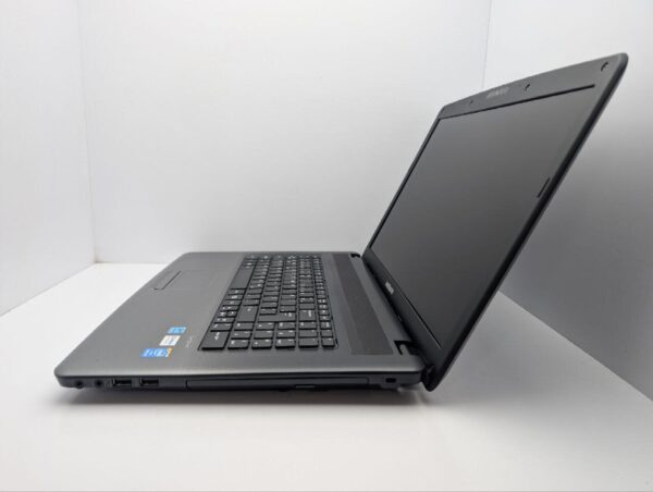Ноутбук Medion Akoya E7222 / 17.3" (1920x1080) TN / Intel Pentium 2020M (2 ядра по 2.4 GHz) / 8 GB DDR3 / 500 GB HDD / Intel HD Graphics / WebCam / DVD-ROM / АКБ не тримає - Зображення 5