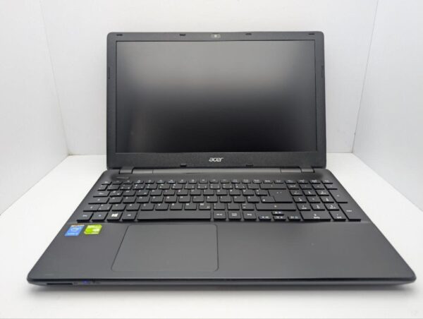 Ноутбук Acer Aspire E5-571G / 15.6" (1366x768) TN / Intel Core i3-4005U (2 (4) ядра по 1.7 GHz) / 6 GB DDR3 / 500 GB HDD / nVidia GeForce 820M, 1 GB GDDR3, 64-bit / WebCam / DVD-ROM - Зображення 3