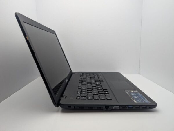 Ноутбук Asus F751M / 17.3" (1600x900) TN / Intel Celeron N2940 (4 ядра по 1.83 - 2.25 GHz) / 8 GB DDR3 / 120 GB SSD / Intel HD Graphics / WebCam / DVD-ROM - Зображення 4