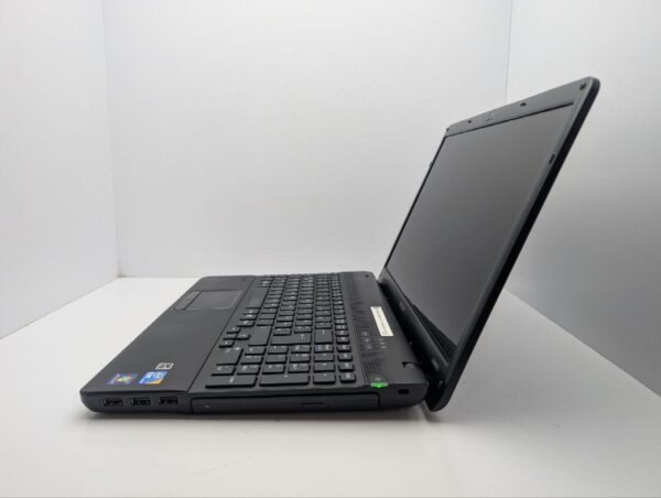 Ноутбук Sony VPC-EB4L1E / 15.6" (1366x768) TN / Intel Core i3-380M (2 ядра по 2.5 GHz) / 6 GB DDR3 / 750 GB HDD / Intel HD Graphics / WebCam / DVD-ROM - Зображення 5