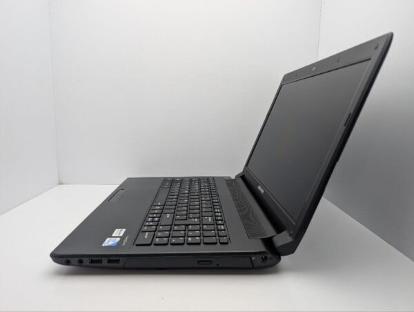 Ноутбук Medion Akoya E6227 / 15.6" (1366x768) TN / Intel Core i7-3630QM (4 (8) ядра по 2.4 - 3.4 GHz) / 8 GB DDR3 / 500 GB HDD / Intel HD Graphics 4000 / WebCam / DVD-ROM - Зображення 5
