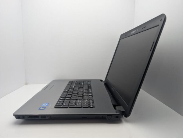 Ноутбук Medion Akoya P7624 / 17.3" (1600x900) TN / Intel Core i3-2350M (2 (4) ядра по 2.3 GHz) / 6 GB DDR3 / 1000 GB HDD / nVidia GeForce GT 630M, 1 GB GDDR5, 128-bit / WebCam / DVD-ROM - Зображення 5