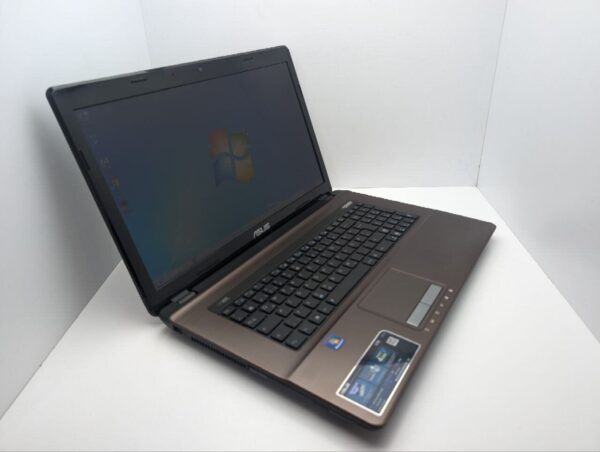 Ноутбук Asus X73E / 17.3" (1600x900) TN / Intel Core i3-2350M (2 (4) ядра по 2.3 GHz) / 6 GB DDR3 / 320 GB HDD / Intel HD Graphics 3000 / WebCam / DVD-ROM - Зображення 6