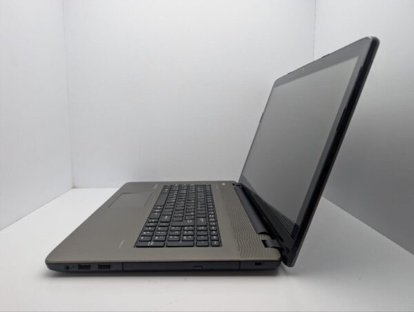 Ноутбук Medion Akoya E7416T / 17.3" (1600x900) TN Touch / Intel Pentium 3805U (2 ядра по 1.9 GHz) / 6 GB DDR3 / 120 GB SSD / Intel HD Graphics / WebCam / DVD-ROM - Зображення 5