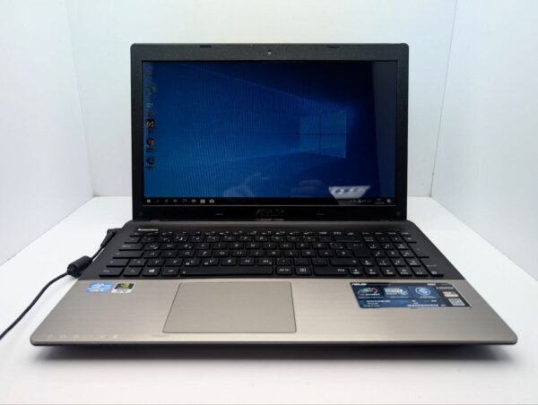 Ноутбук Asus A55V / 15.6" (1366x768) TN / Intel Core i7-3612QM (4 (8) ядра по 2.1 - 3.1 GHz) / 8 GB DDR3 / 240 GB SSD / nVidia GeForce 410M, 1 GB GDDR3, 64-bit / WebCam / DVD-ROM - Зображення 2