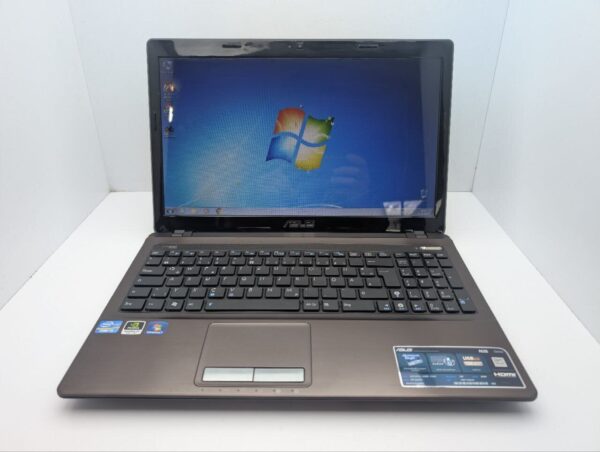 Ноутбук Asus A53S / 15.6" (1366x768) TN / Intel Core i5-2450M (2 (4) ядра по 2.5 - 3.1 GHz) / 8 GB DDR3 / 500 GB HDD / nVidia GeForce GT 630M, 1 GB GDDR5, 128-bit / WebCam / DVD-ROM - Зображення 2