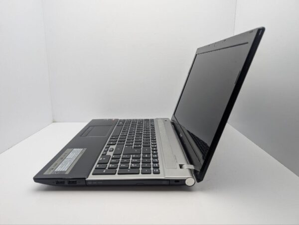 Ноутбук Acer Aspire V3-551G / 15.6" (1366x768) TN / AMD A10-4600M (4 ядра по 2.3 - 3.2 GHz) / 8 GB DDR3 / 1000 GB HDD / AMD Radeon HD 7670M, 2 GB GDDR3, 128-bit / WebCam / DVD-ROM - Зображення 5