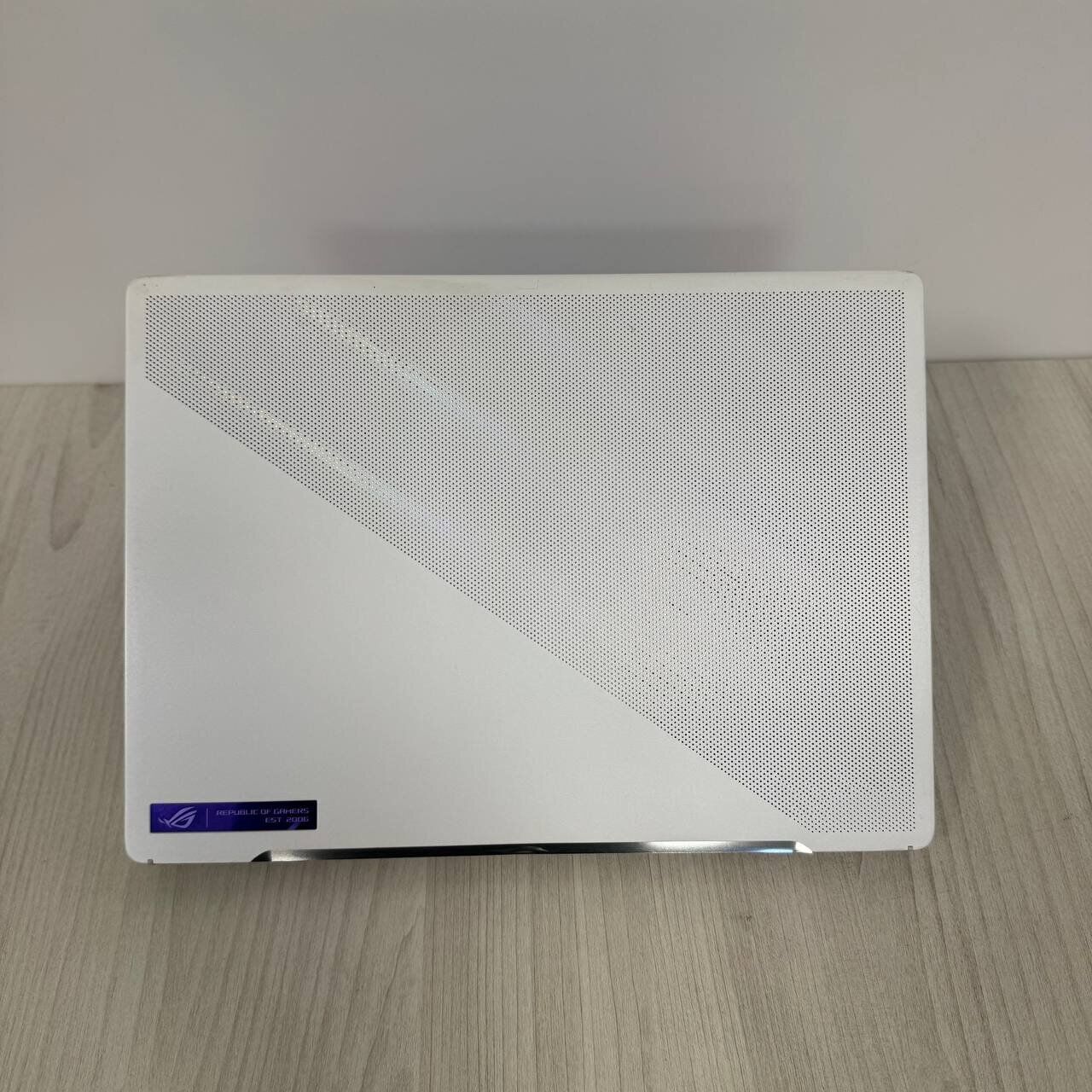 Ігровий ноутбук Asus ROG Zephyrus G14 GA402RJ / 14" (2560x1600) IPS / AMD Ryzen 9 6900HS (8 (16) ядер по 3.3 - 4.9 GHz) / 16 GB DDR4 / 512 GB SSD NVMe / AMD Radeon RX 6700S, 8 GB GDDR6, 128-bit / WebCam - Зображення 3