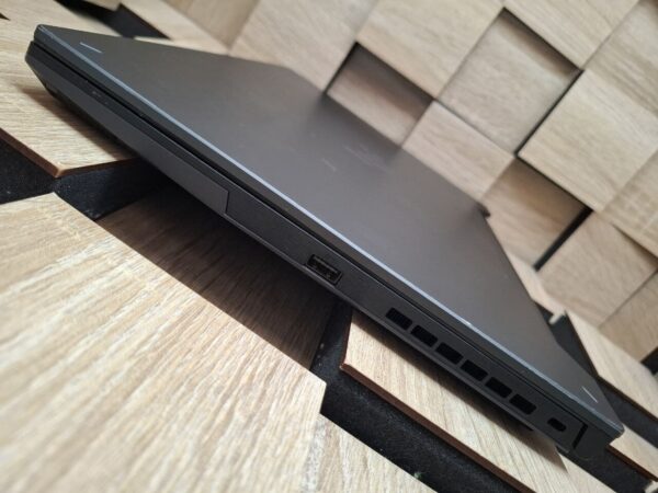 Ігровий ноутбук Asus TUF Gaming A15 FA507XU / 15.6" (1920x1080) IPS / AMD Ryzen 9 7940HS (8 (16) ядер по 4.0 - 5.2 GHz) / 16 GB DDR5 / 512 GB SSD M.2 / nVidia GeForce RTX 4050, 6 GB GDDR6, 96-bit / WebCam - Зображення 6
