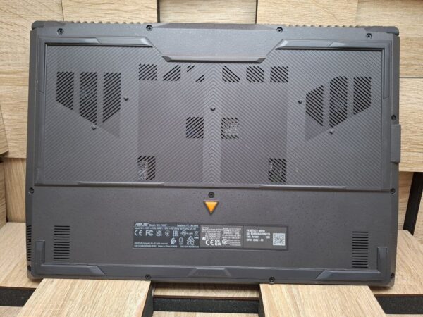 Ігровий ноутбук Asus TUF Gaming A15 FA507XU / 15.6" (1920x1080) IPS / AMD Ryzen 9 7940HS (8 (16) ядер по 4.0 - 5.2 GHz) / 16 GB DDR5 / 512 GB SSD M.2 / nVidia GeForce RTX 4050, 6 GB GDDR6, 96-bit / WebCam - Зображення 9
