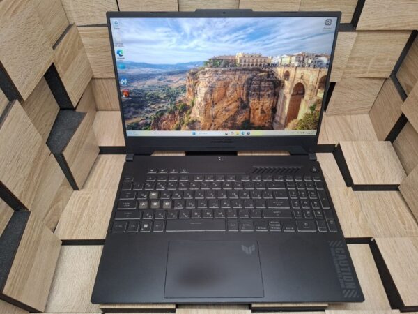 Ігровий ноутбук Asus TUF Gaming A15 FA507XU / 15.6" (1920x1080) IPS / AMD Ryzen 9 7940HS (8 (16) ядер по 4.0 - 5.2 GHz) / 16 GB DDR5 / 512 GB SSD M.2 / nVidia GeForce RTX 4050, 6 GB GDDR6, 96-bit / WebCam - Зображення 2