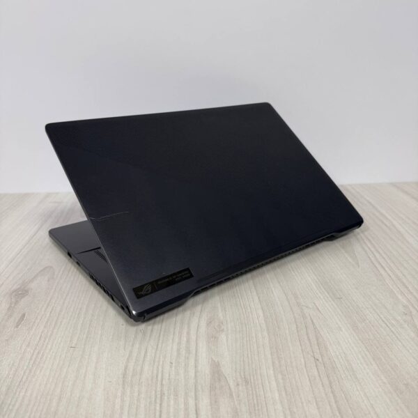 Ігровий ноутбук Б-клас Asus ROG Zephyrus G15 GA503QR / 15.6" (2560x1440) IPS / AMD Ryzen 9 5900HS (8 (16) ядер по 3.0 - 4.6 GHz) / 16 GB DDR4 / 1000 GB SSD NVMe / nVidia GeForce RTX 3070, 8 GB GDDR6, 256-bit - Зображення 6