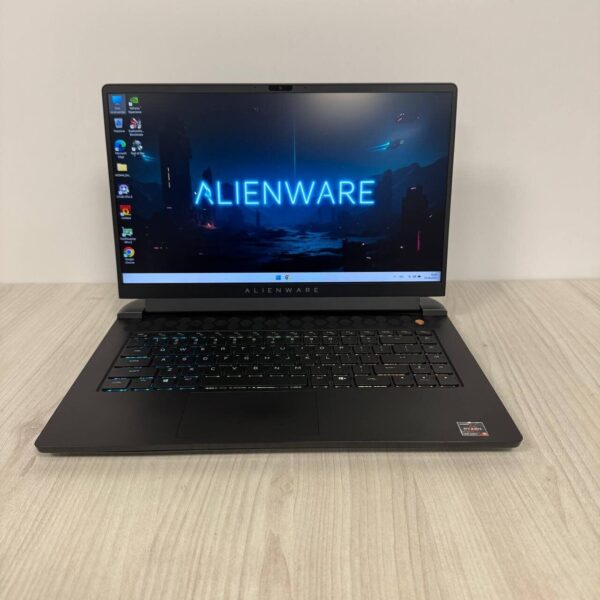 Ігровий ноутбук Dell Alienware m15 R5 / 15.6" (1920x1080) IPS / AMD Ryzen 9 5900HX (8 (16) ядер по 3.3 - 4.6 GHz) / 16 GB DDR4 / 1000 GB SSD NVMe / nVidia GeForce RTX 3070, 8 GB GDDR6, 256-bit / WebCam - Зображення 2