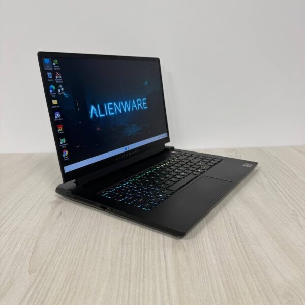 Ігровий ноутбук Dell Alienware m15 R5 / 15.6" (1920x1080) IPS / AMD Ryzen 9 5900HX (8 (16) ядер по 3.3 - 4.6 GHz) / 16 GB DDR4 / 1000 GB SSD NVMe / nVidia GeForce RTX 3070, 8 GB GDDR6, 256-bit / WebCam - Зображення 4