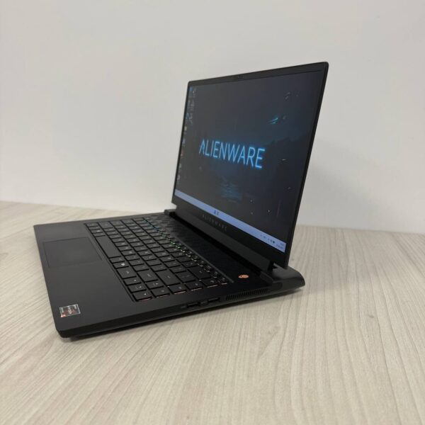 Ігровий ноутбук Dell Alienware m15 R5 / 15.6" (1920x1080) IPS / AMD Ryzen 9 5900HX (8 (16) ядер по 3.3 - 4.6 GHz) / 16 GB DDR4 / 1000 GB SSD NVMe / nVidia GeForce RTX 3070, 8 GB GDDR6, 256-bit / WebCam - Зображення 5
