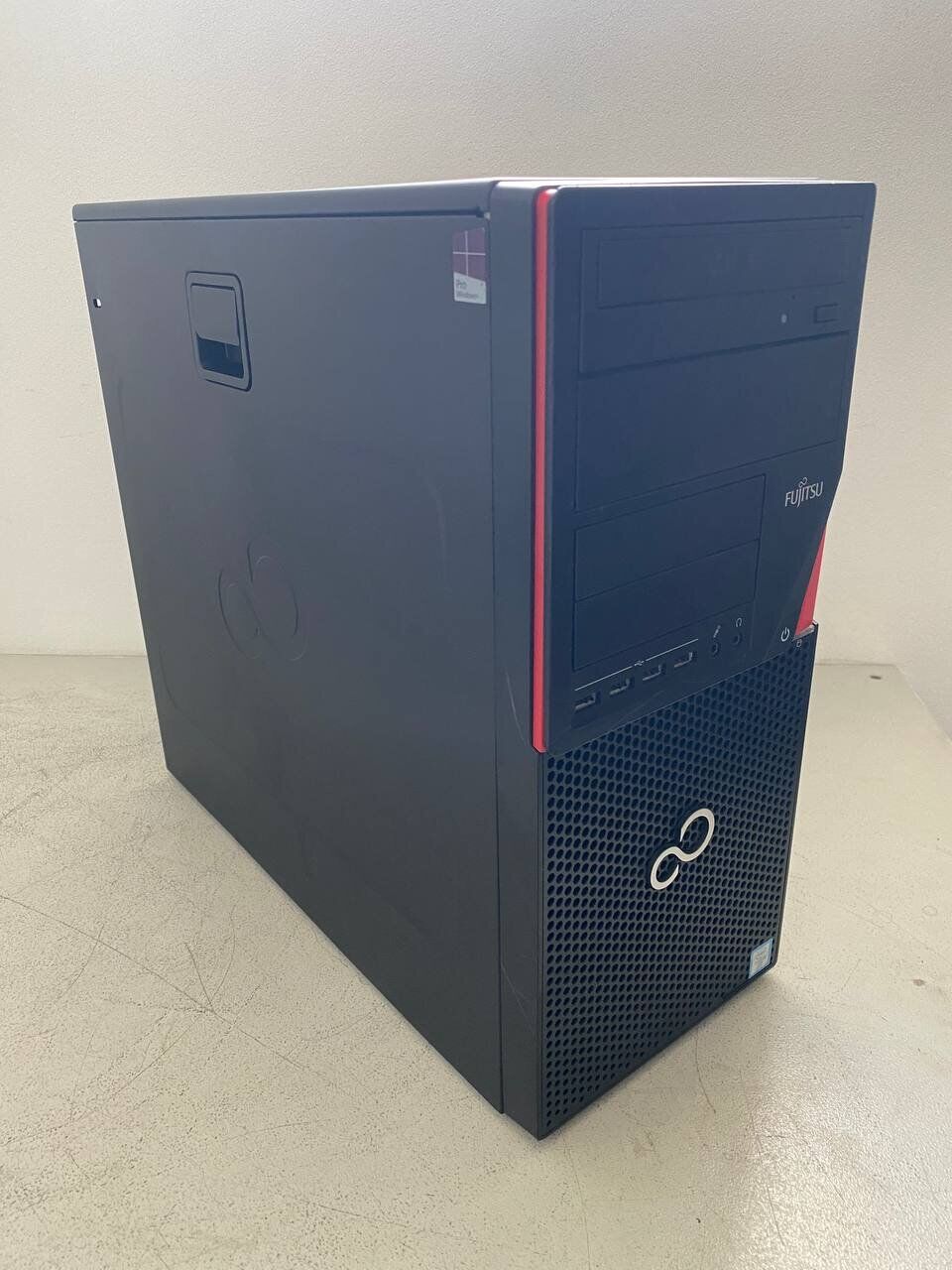 Комп'ютер Fujitsu Esprimo P756 E90 Tower / Intel Core i7-6700 (4 (8) ядра по 3.4 - 4.0 GHz) / 16 GB DDR4 / 250 GB SSD / AMD Radeon RX 550, 2 GB GDDR5, 128-bit / DVD-ROM - Зображення 3