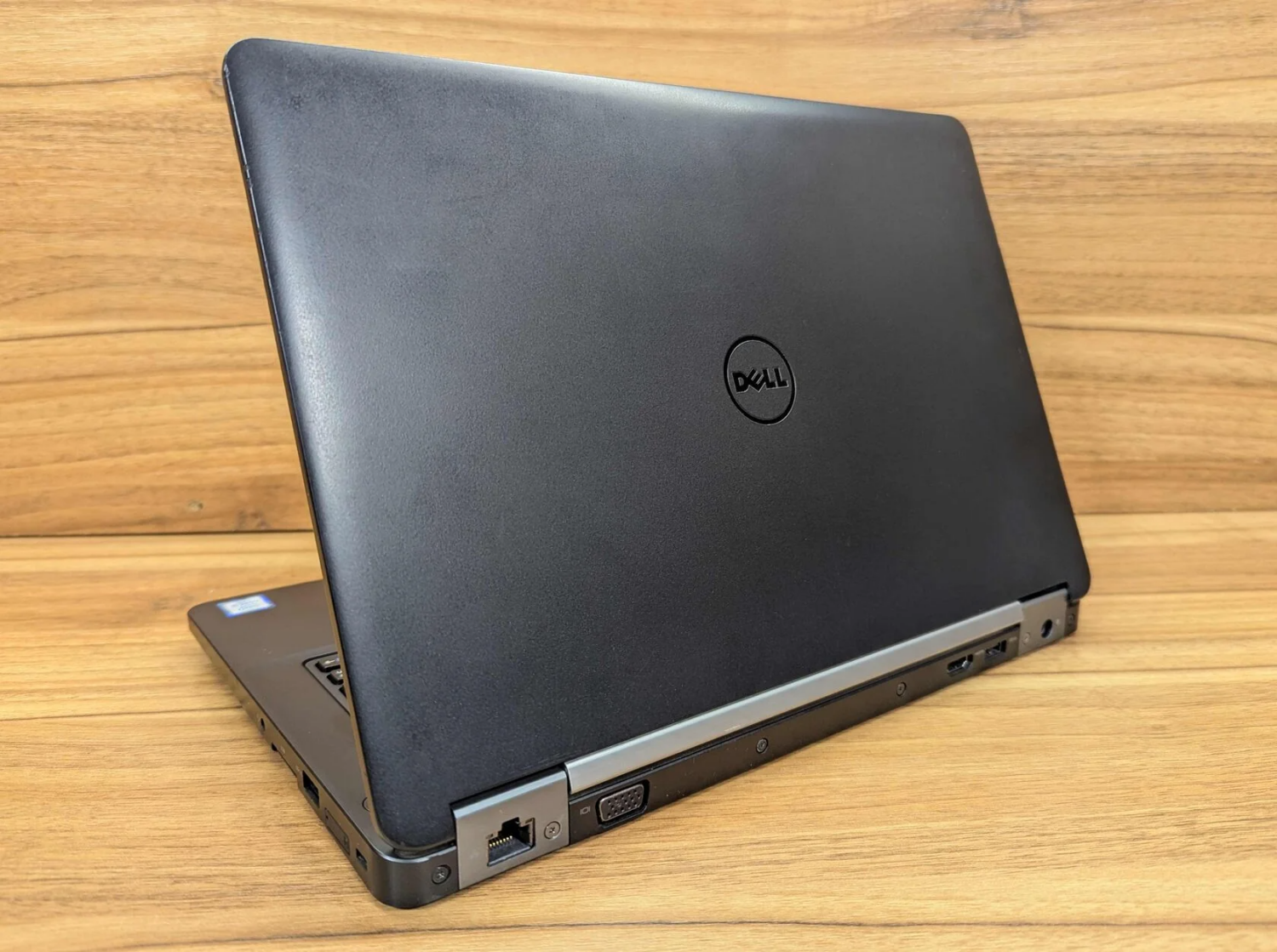 Нетбук Dell Latitude E5270 / 12.5" (1366x768) TN / Intel Core i5-6200U (2 (4) ядра по 2.3 - 2.8 GHz) / 8 GB DDR4 / 240 GB SSD / Intel HD Graphics 520 / WebCam / Windows 10 - Зображення 7