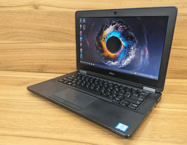 Нетбук Dell Latitude E5270 / 12.5" (1366x768) TN / Intel Core i5-6200U (2 (4) ядра по 2.3 - 2.8 GHz) / 8 GB DDR4 / 240 GB SSD / Intel HD Graphics 520 / WebCam / Windows 10 - Зображення 5