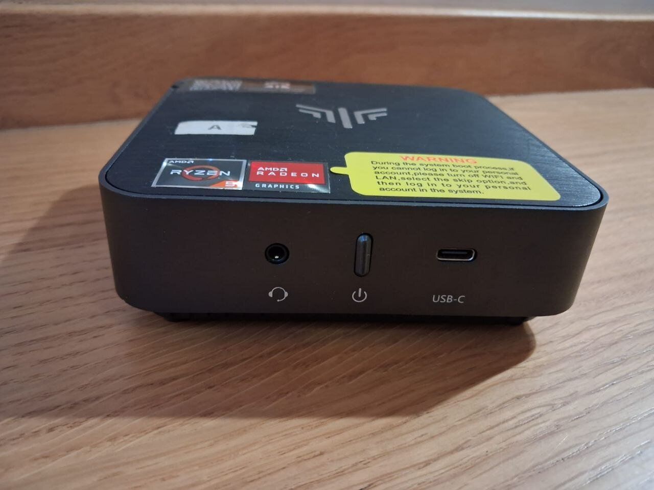 Неттоп NiPoGi AM02 USFF / AMD Ryzen 5 3500U (4 (8) ядра по 2.1 - 3.7 GHz) / 16 GB DDR4 / 512 GB SSD / AMD Radeon Vega 8 Graphics / HDMI / DisplayPort / Wi-Fi + Блок живлення - Зображення 2