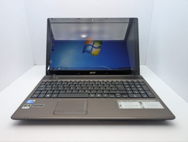 Ноутбук Acer Aspire 5742G / 15.6" (1366x768) TN / Intel Core i3-380M (2 (4) ядра по 2.53 GHz) / 6 GB DDR3 / 500 GB HDD / nVidia GeForce GT 540M, 1 GB GDDR3, 128-bit / WebCam - Зображення 2