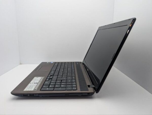 Ноутбук Acer Aspire 5742G / 15.6" (1366x768) TN / Intel Core i3-380M (2 (4) ядра по 2.53 GHz) / 6 GB DDR3 / 500 GB HDD / nVidia GeForce GT 540M, 1 GB GDDR3, 128-bit / WebCam - Зображення 5