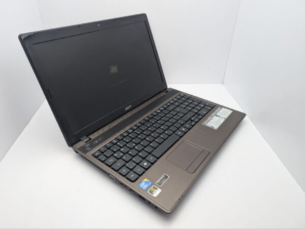 Ноутбук Acer Aspire 5742G / 15.6" (1366x768) TN / Intel Core i3-380M (2 (4) ядра по 2.53 GHz) / 6 GB DDR3 / 500 GB HDD / nVidia GeForce GT 540M, 1 GB GDDR3, 128-bit / WebCam - Зображення 6