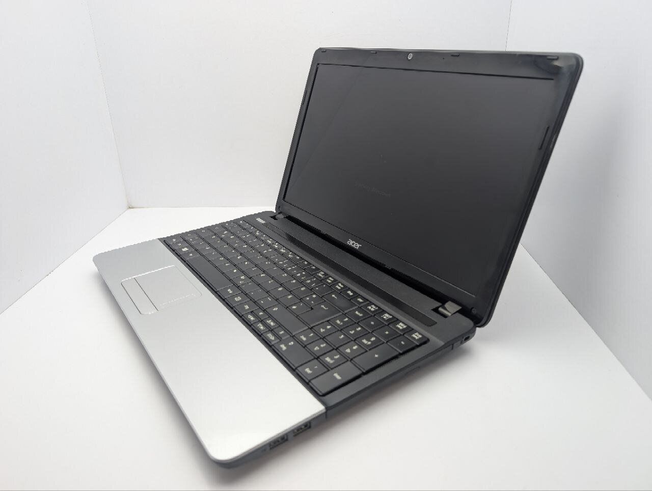 Ноутбук Acer Aspire E1-531 / 15.6" (1366x768) TN / Intel Pentium B960 (2 ядра по 2.2 GHz) / 6 GB DDR3 / 500 GB HDD / Intel HD Graphics / WebCam / DVD-ROM - Зображення 7