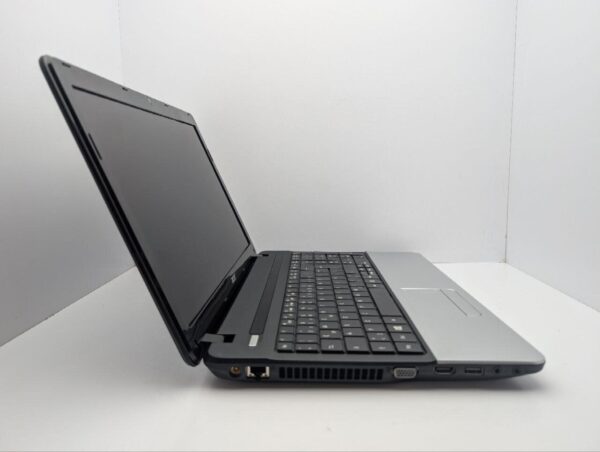 Ноутбук Acer Aspire E1-531 / 15.6" (1366x768) TN / Intel Pentium B960 (2 ядра по 2.2 GHz) / 6 GB DDR3 / 500 GB HDD / Intel HD Graphics / WebCam / DVD-ROM - Зображення 4