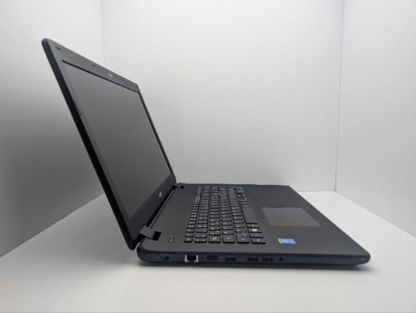Ноутбук Acer Aspire ES1-711 / 17.3" (1600x900) TN / Intel Pentium N3540 (4 ядра по 2.16 - 2.66 GHz) / 8 GB DDR3 / 120 GB SSD / Intel HD Graphics / WebCam / DVD-ROM - Зображення 4