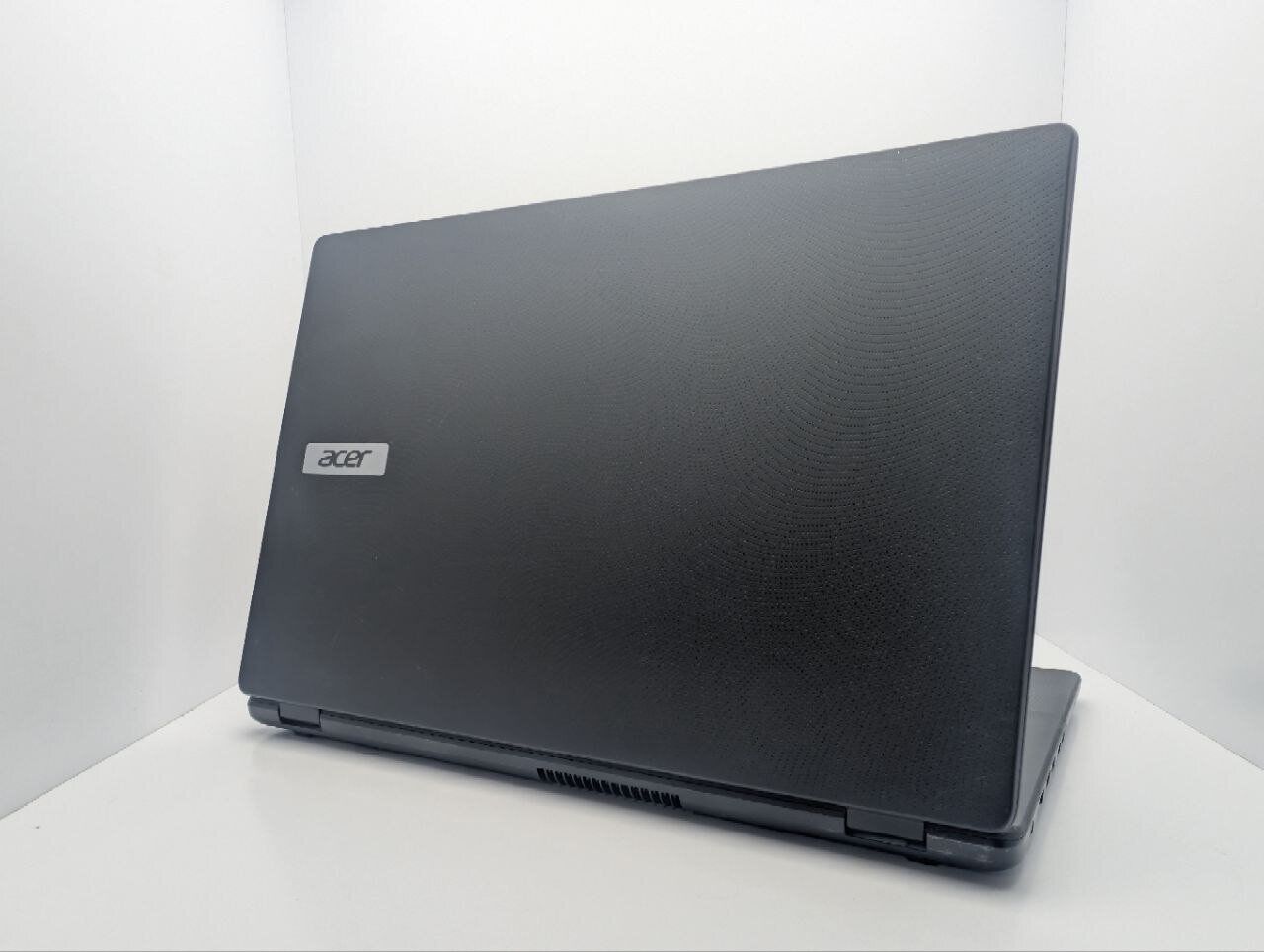 Ноутбук Acer Aspire ES1-711 / 17.3" (1600x900) TN / Intel Pentium N3540 (4 ядра по 2.16 - 2.66 GHz) / 8 GB DDR3 / 120 GB SSD / Intel HD Graphics / WebCam / DVD-ROM - Зображення 8