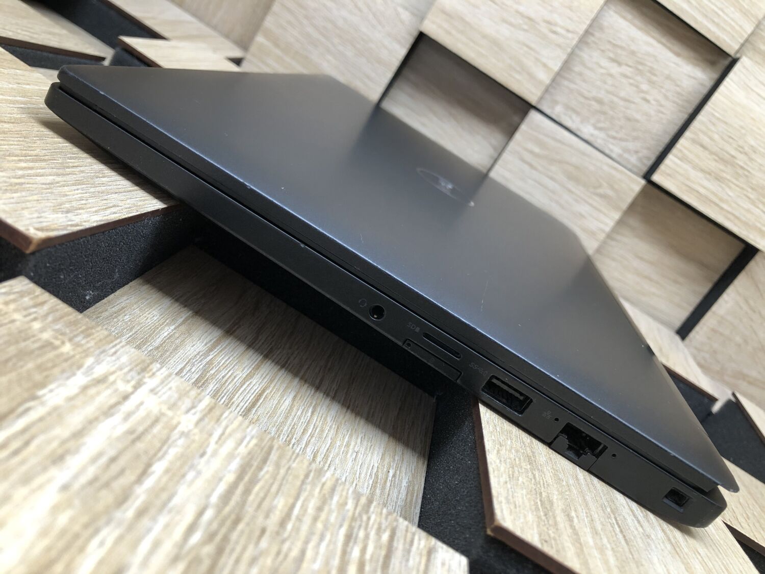 Ноутбук Б-клас Dell Latitude 7480 / 14" (1920x1080) IPS / Intel Core i5-7300U (2 (4) ядра по 2.6 - 3.5 GHz) / 8 GB DDR4 / 256 GB SSD M.2 / Intel HD Graphics 620 / WebCam / HDMI - Зображення 6