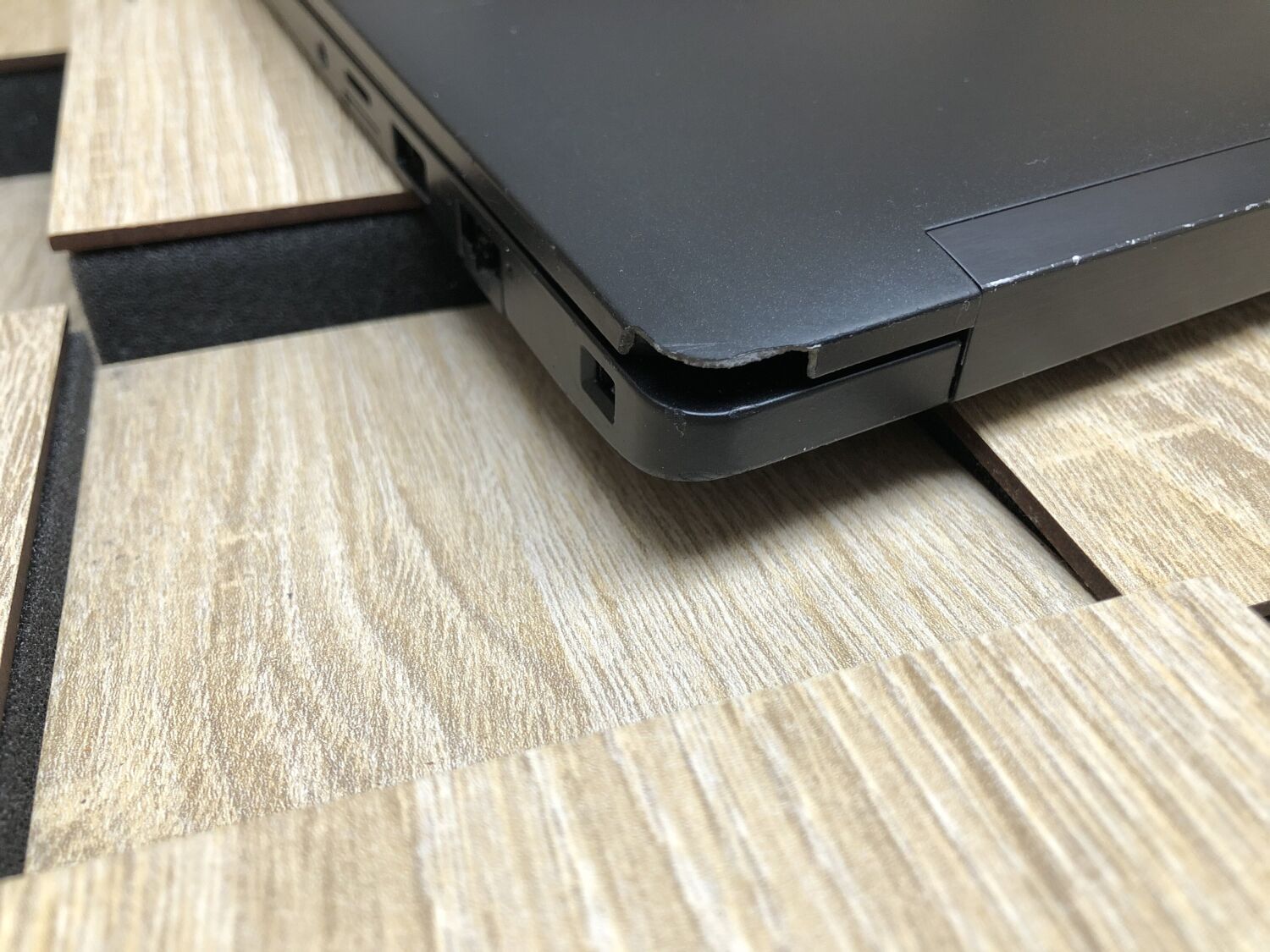 Ноутбук Б-клас Dell Latitude 7480 / 14" (1920x1080) IPS / Intel Core i5-7300U (2 (4) ядра по 2.6 - 3.5 GHz) / 8 GB DDR4 / 256 GB SSD M.2 / Intel HD Graphics 620 / WebCam / HDMI - Зображення 10