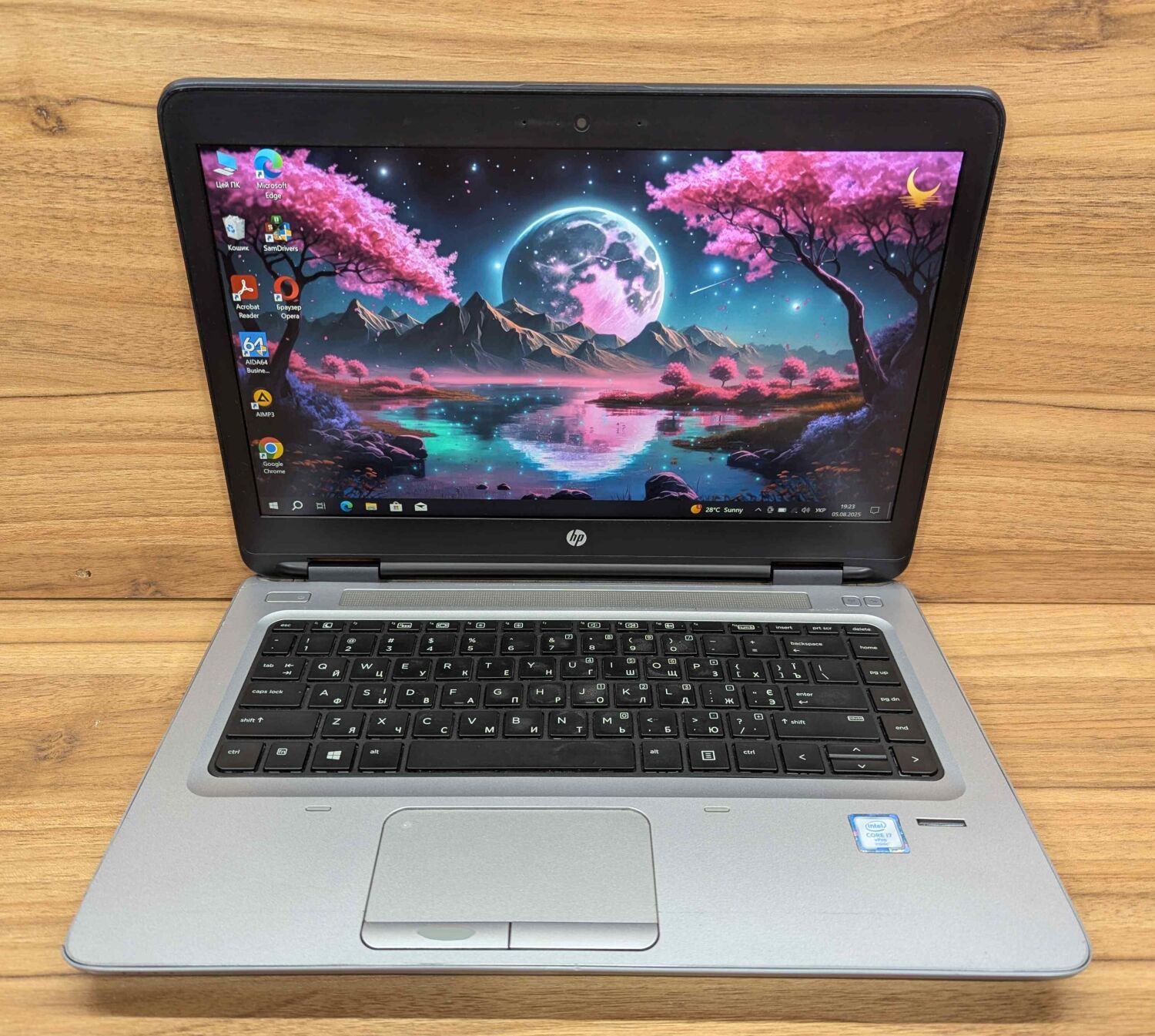 Ноутбук Б-клас HP ProBook 640 G2 / 14" (1920x1080) IPS / Intel Core i7-6600U (2 (4) ядра по 2.6 - 3.4 GHz) / 8 GB DDR4 / 500 GB HDD / Intel HD Graphics 520 / WebCam / Fingerprint / Windows 10 - Зображення 2