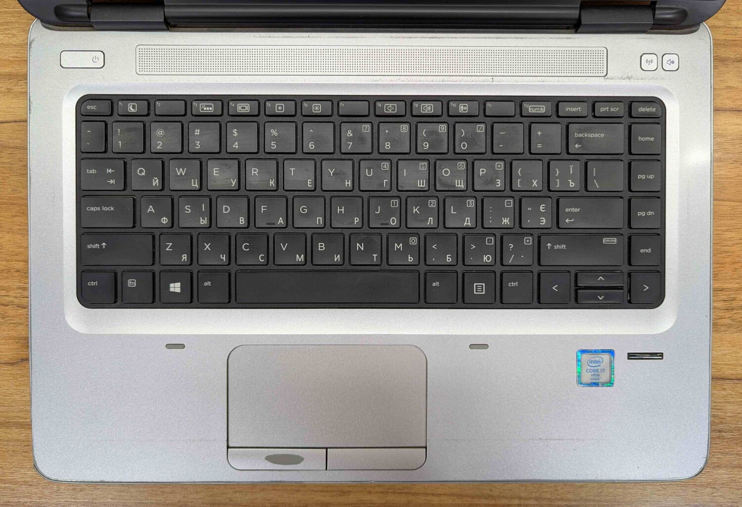 Ноутбук Б-клас HP ProBook 640 G2 / 14" (1920x1080) IPS / Intel Core i7-6600U (2 (4) ядра по 2.6 - 3.4 GHz) / 8 GB DDR4 / 500 GB HDD / Intel HD Graphics 520 / WebCam / Fingerprint / Windows 10 - Зображення 4