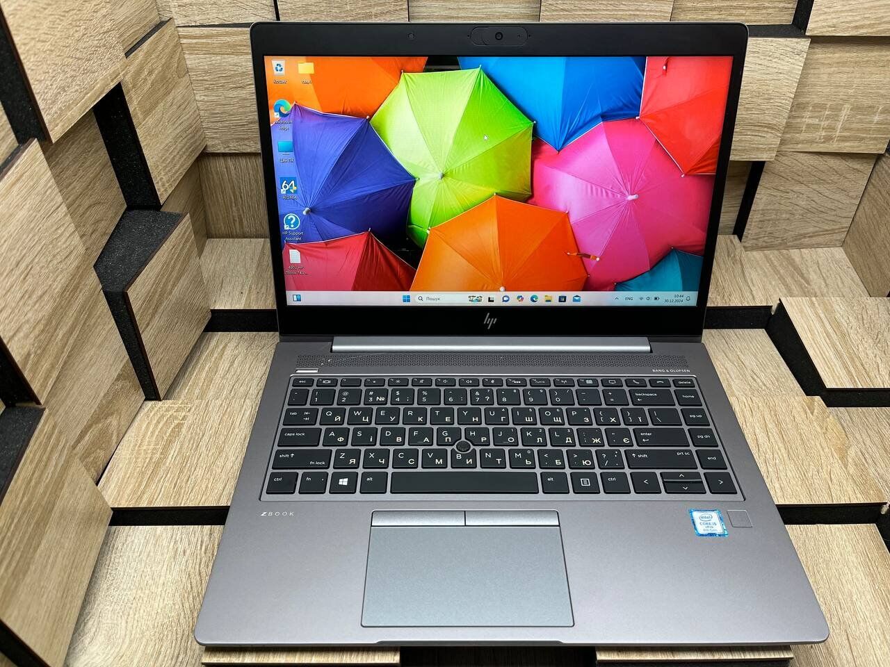 Ноутбук Б-клас HP ZBook 14U G5 / 14" (1920x1080) IPS / Intel Core i5-8350U (4 (8) ядра по 1.7 - 3.6 GHz) / 8 GB DDR4 / 256 GB SSD M.2 / Intel UHD Graphics 620 / WebCam / Fingerprint / HDMI - Зображення 2