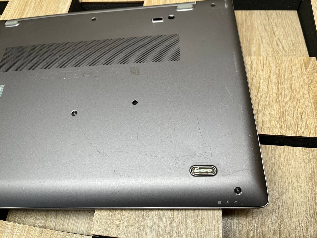 Ноутбук Б-клас HP ZBook 14U G5 / 14" (1920x1080) IPS / Intel Core i5-8350U (4 (8) ядра по 1.7 - 3.6 GHz) / 8 GB DDR4 / 256 GB SSD M.2 / Intel UHD Graphics 620 / WebCam / Fingerprint / HDMI - Зображення 10