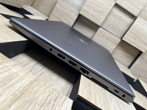 Ноутбук Б-клас HP ZBook 14U G5 / 14" (1920x1080) IPS / Intel Core i5-8350U (4 (8) ядра по 1.7 - 3.6 GHz) / 8 GB DDR4 / 256 GB SSD M.2 / Intel UHD Graphics 620 / WebCam / Fingerprint / HDMI - Зображення 7